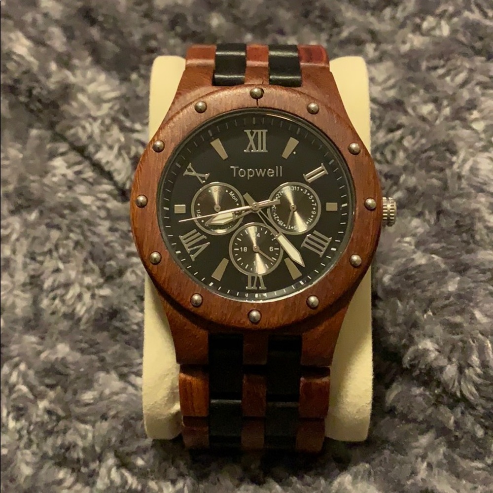 Topwell Wood Watch